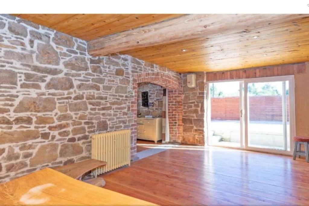 2 Bed Sandstone Residence Newport  Экстерьер фото